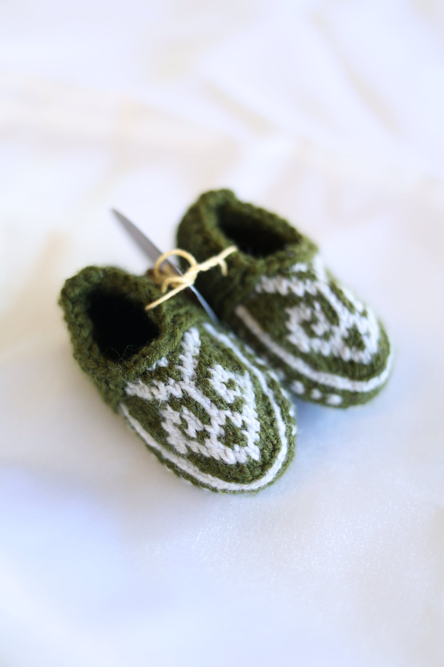 Gestrickte Babysocken - Farben variieren
