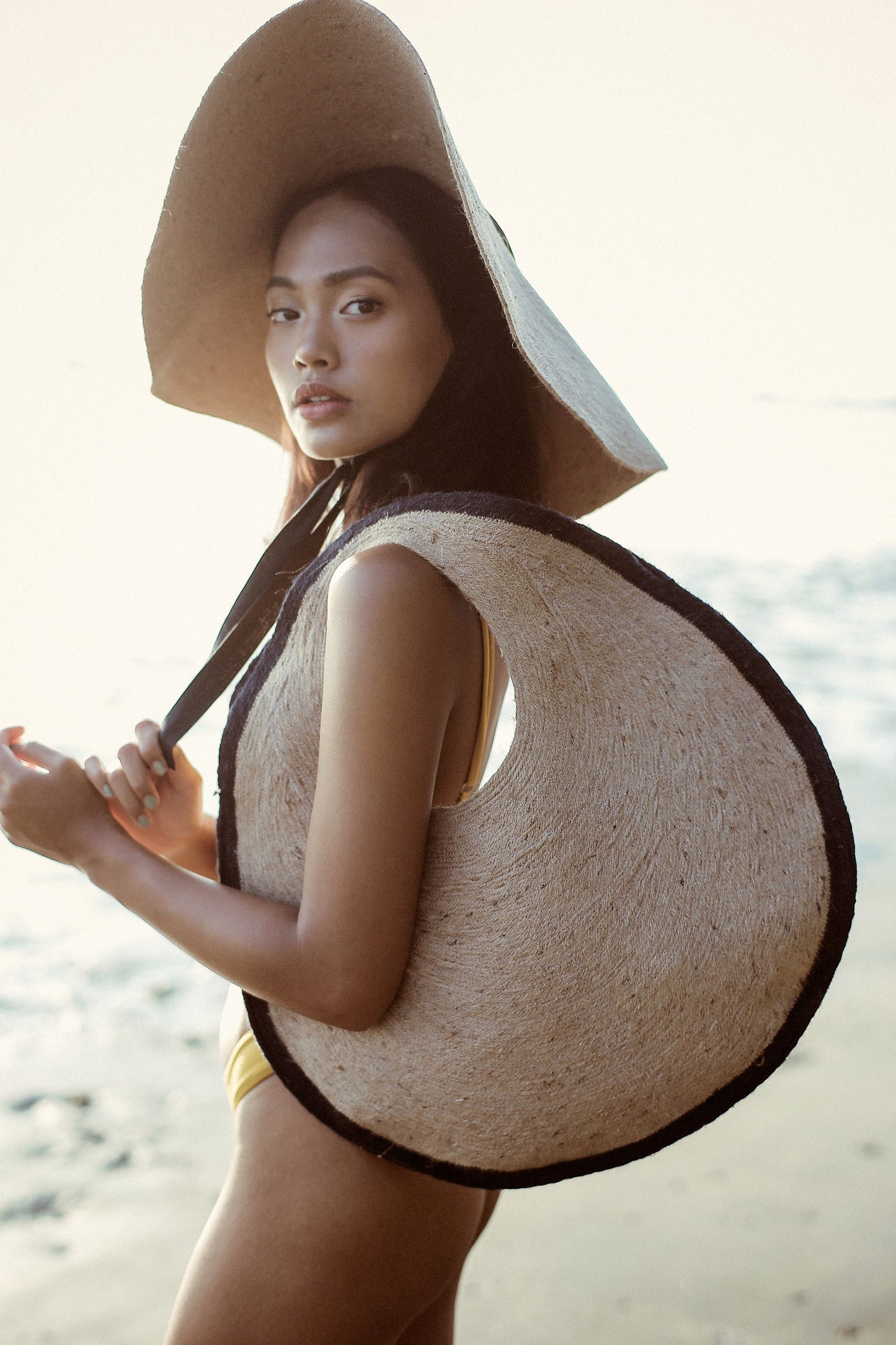 The Solo Halo Jute Bag In Black X Natural