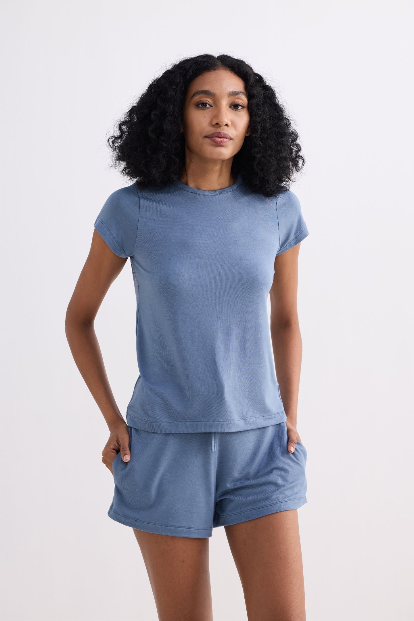 Essential Strickshorts in Blau