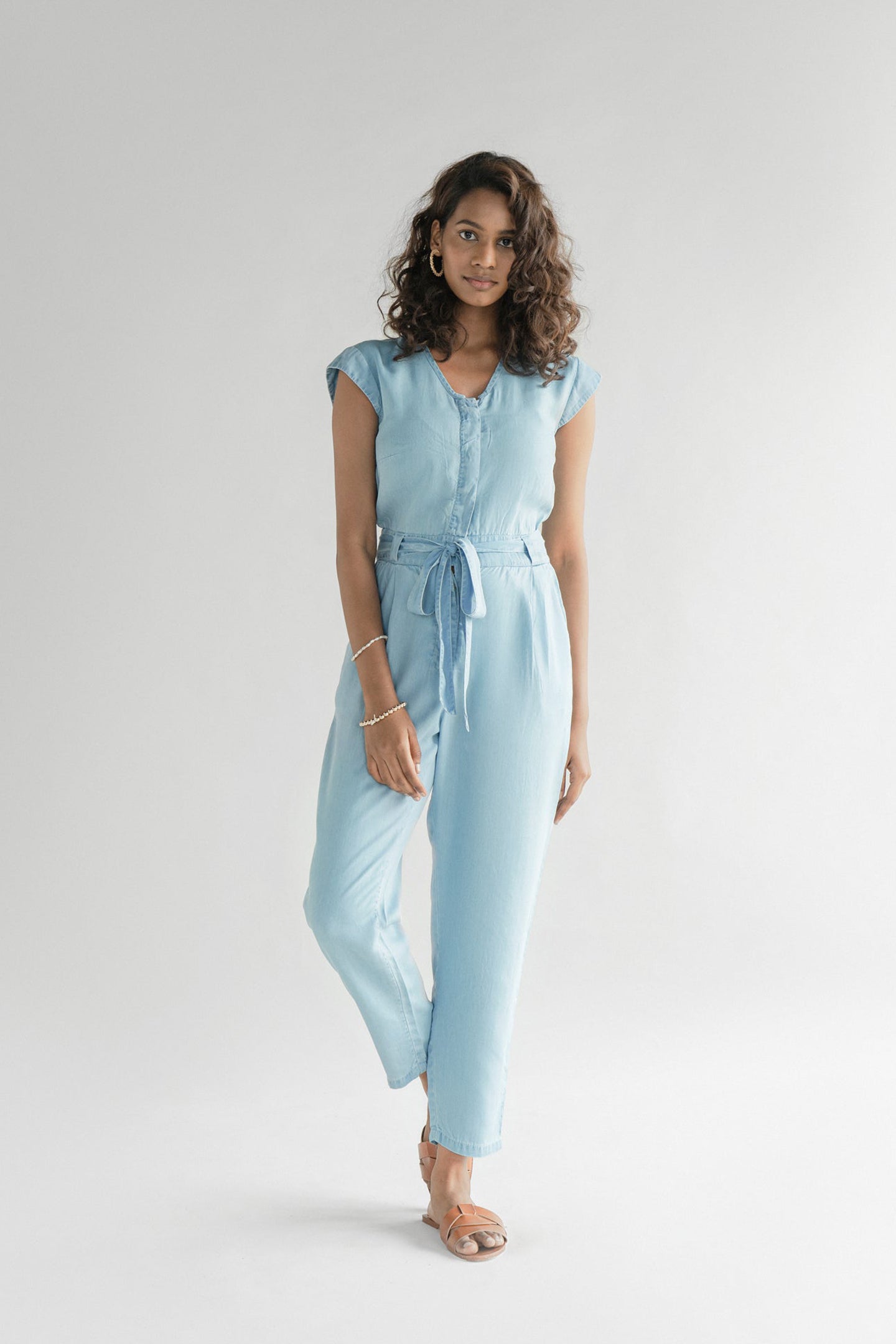 Evening Chai Jumpsuit aus blauem Denim