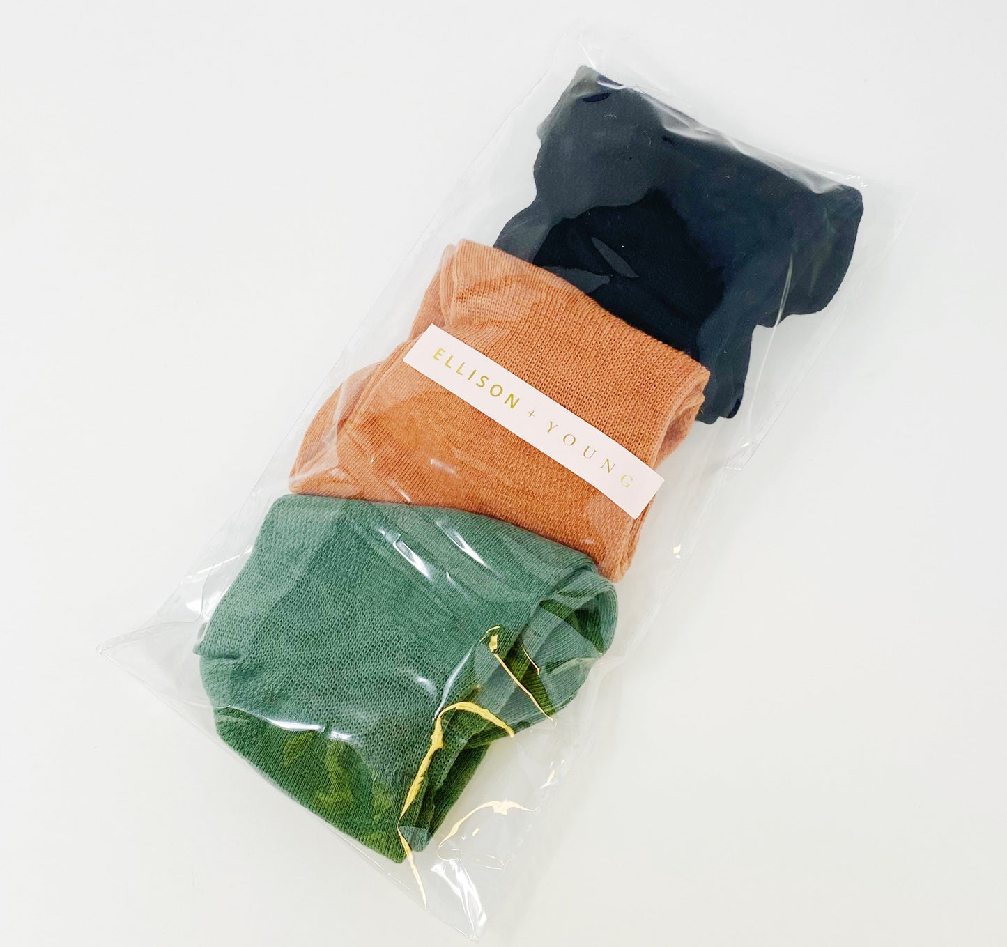 Socken-Set mit niedrigen Knöcheln in der Farbe des heutigen Tages
