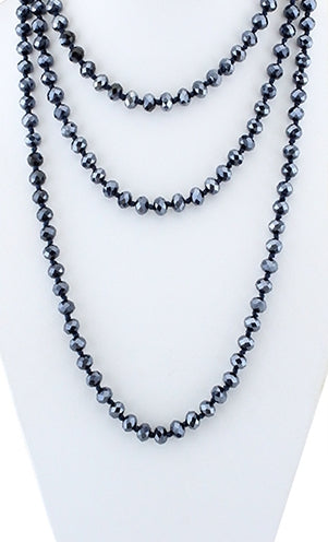 Kristallkette aus tiefem Marineblau mit Perlen