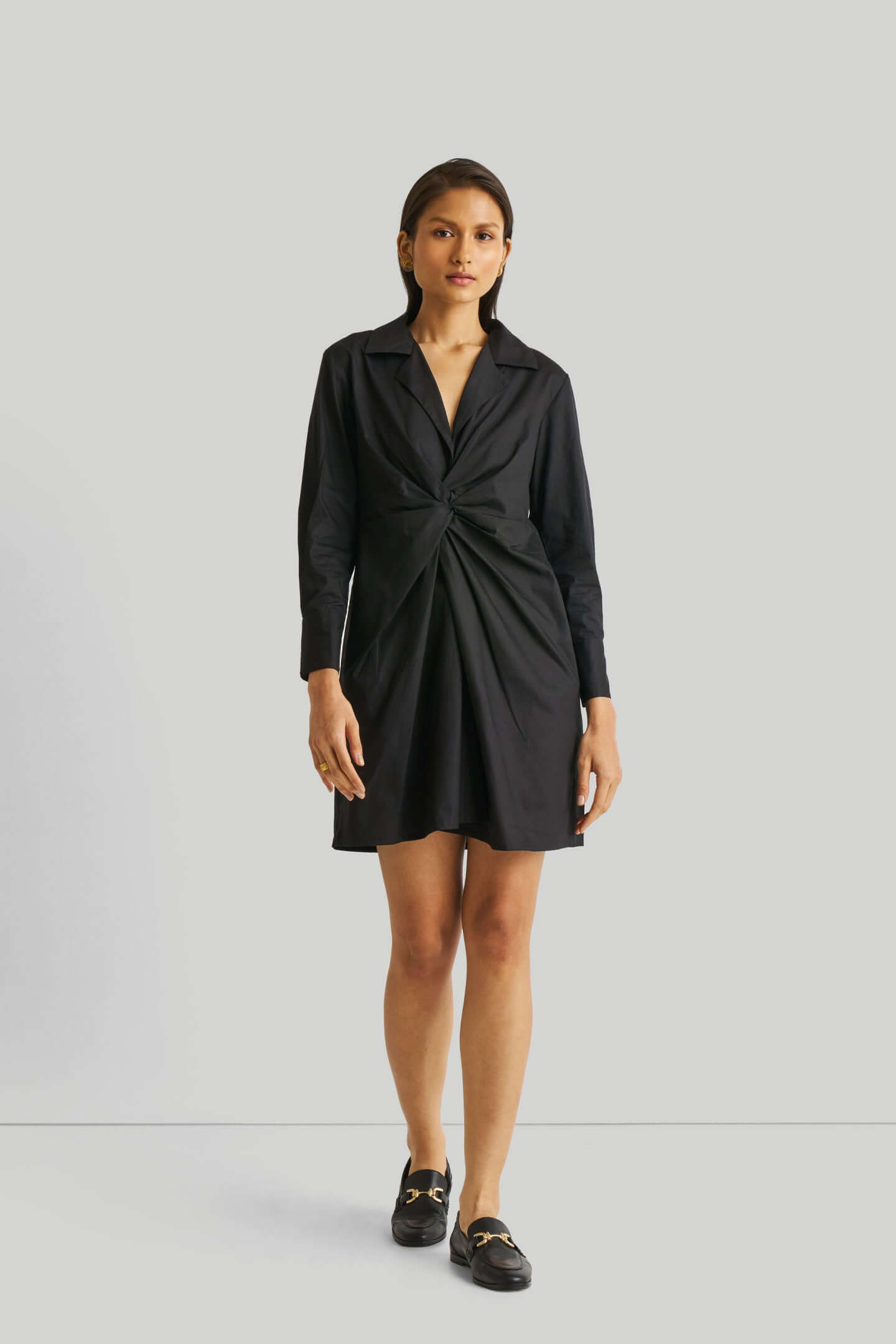 Kleid mit verdrehtem Vorderteil in Schwarz