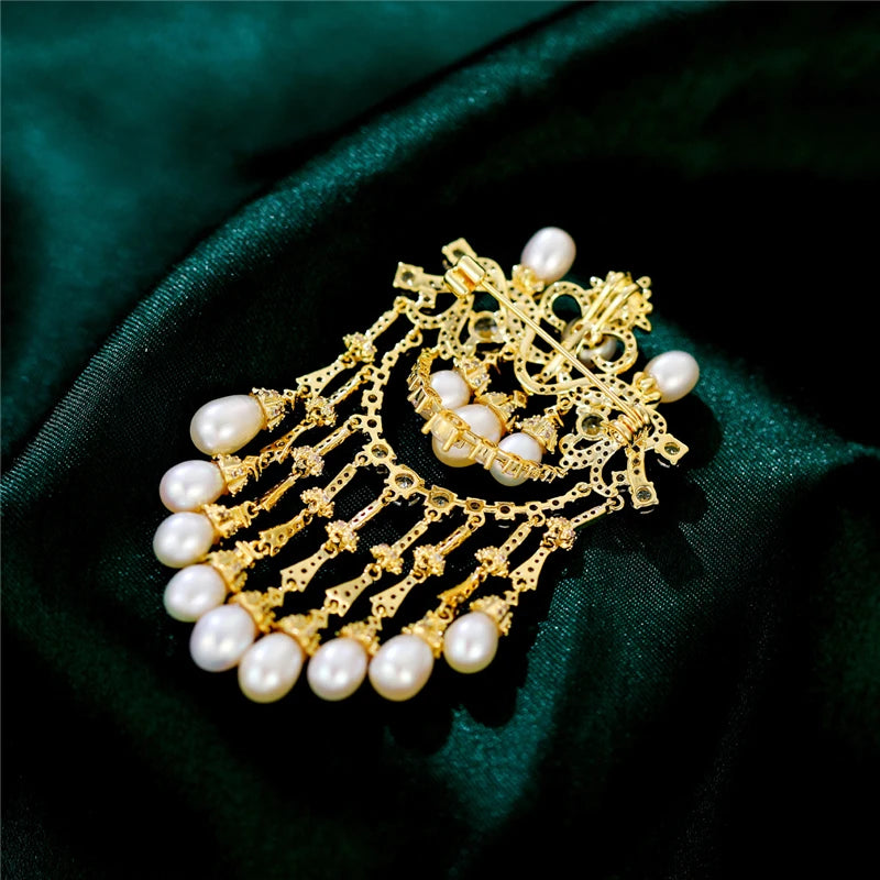 Elegante natürliche Süßwasserperlen-Quastenbroschen Luxus Glänzende Zirkonia-Blumenbrosche Anstecknadel für Damen Schmuck Weihnachtsgeschenke