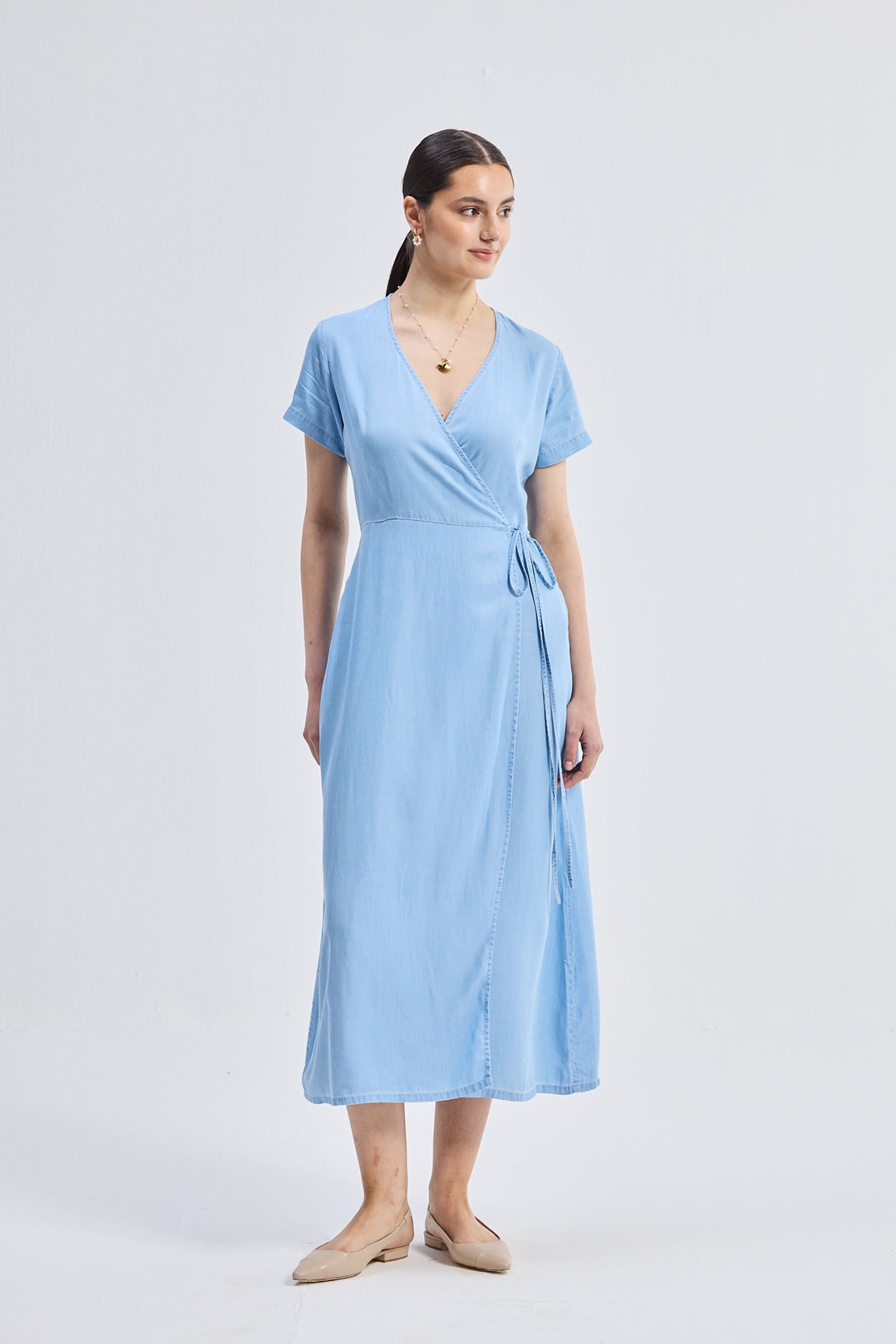 Maxikleid zum Wickeln in Hellblau
