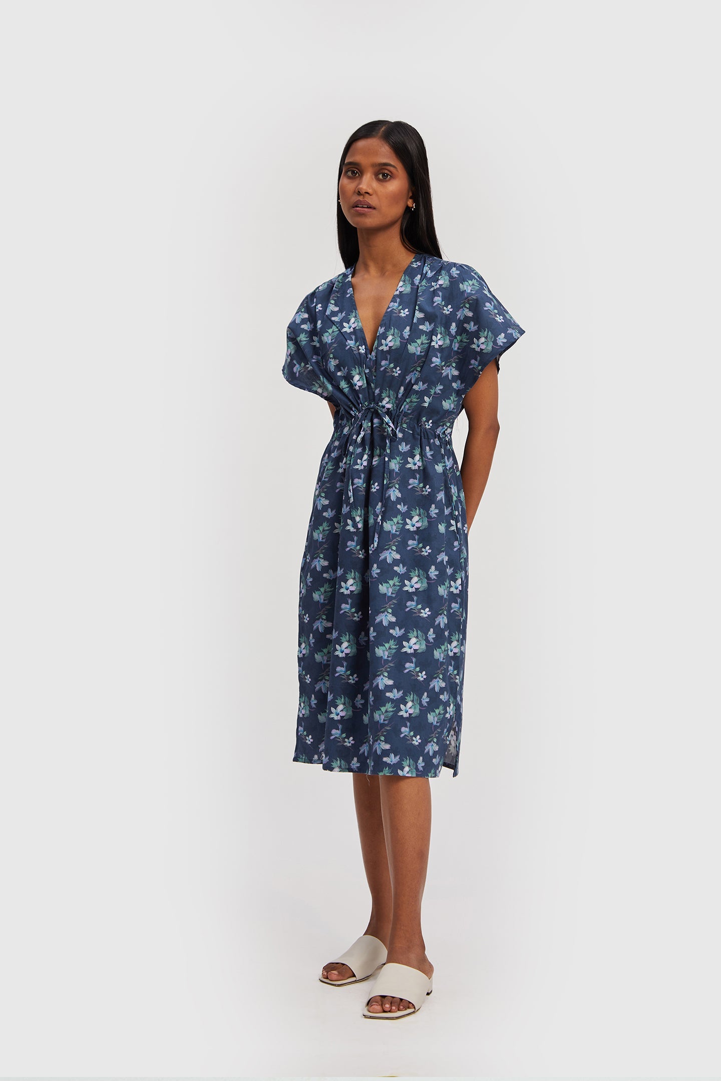 Mitternacht Oversized gerafftes Kleid