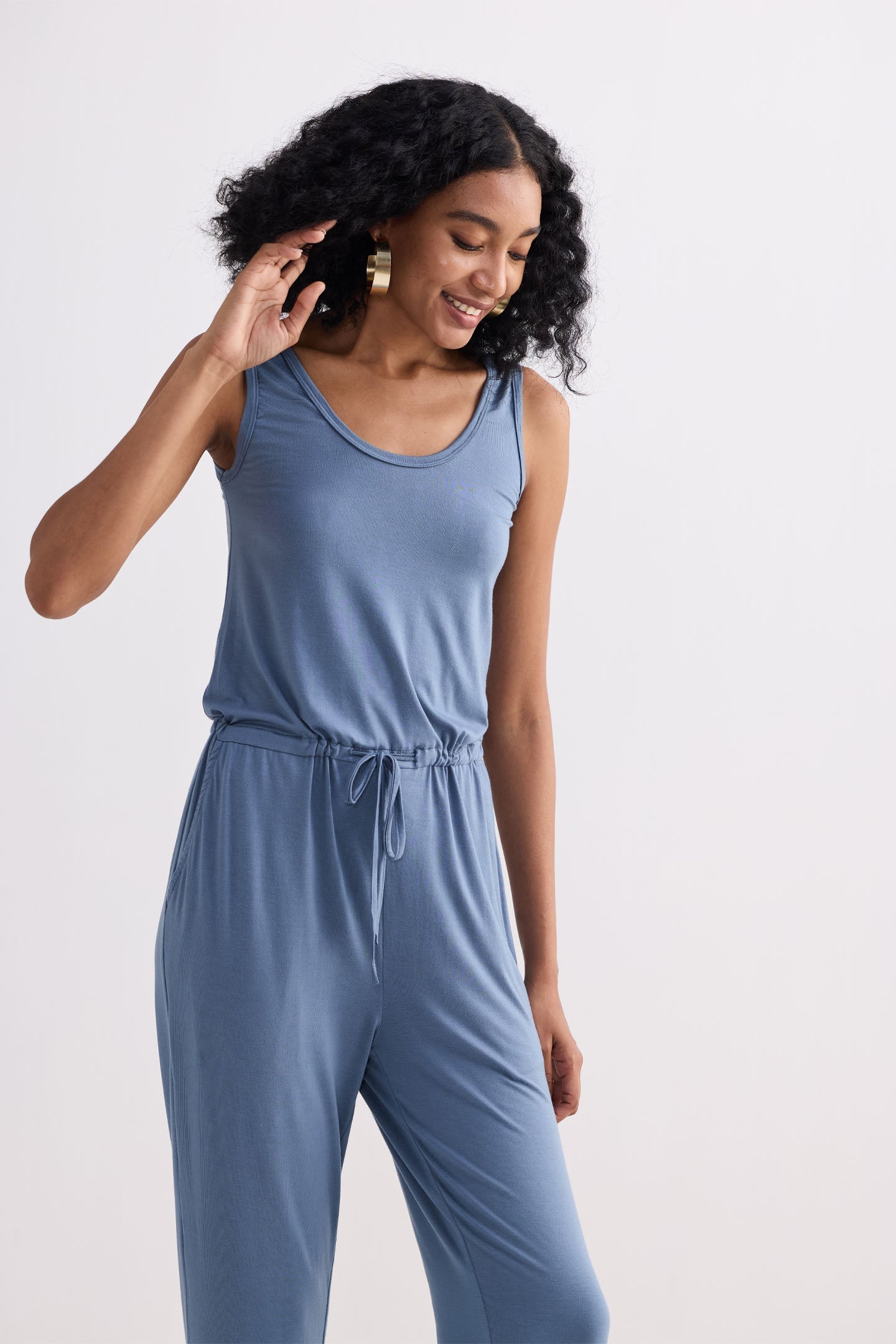Entspannter Jumpsuit mit Tunnelzug in Blau
