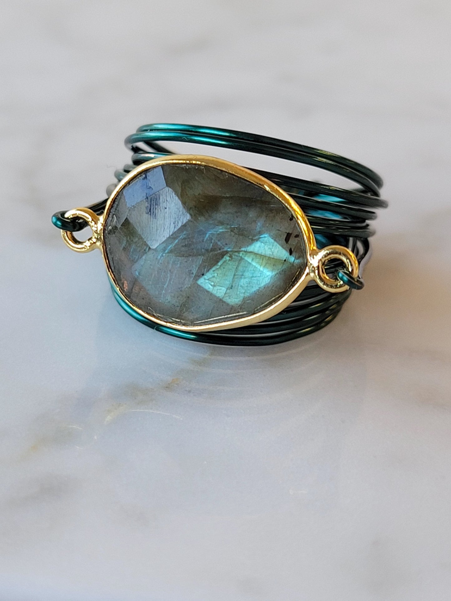 Torrey Ring in Grün mit Labradorit