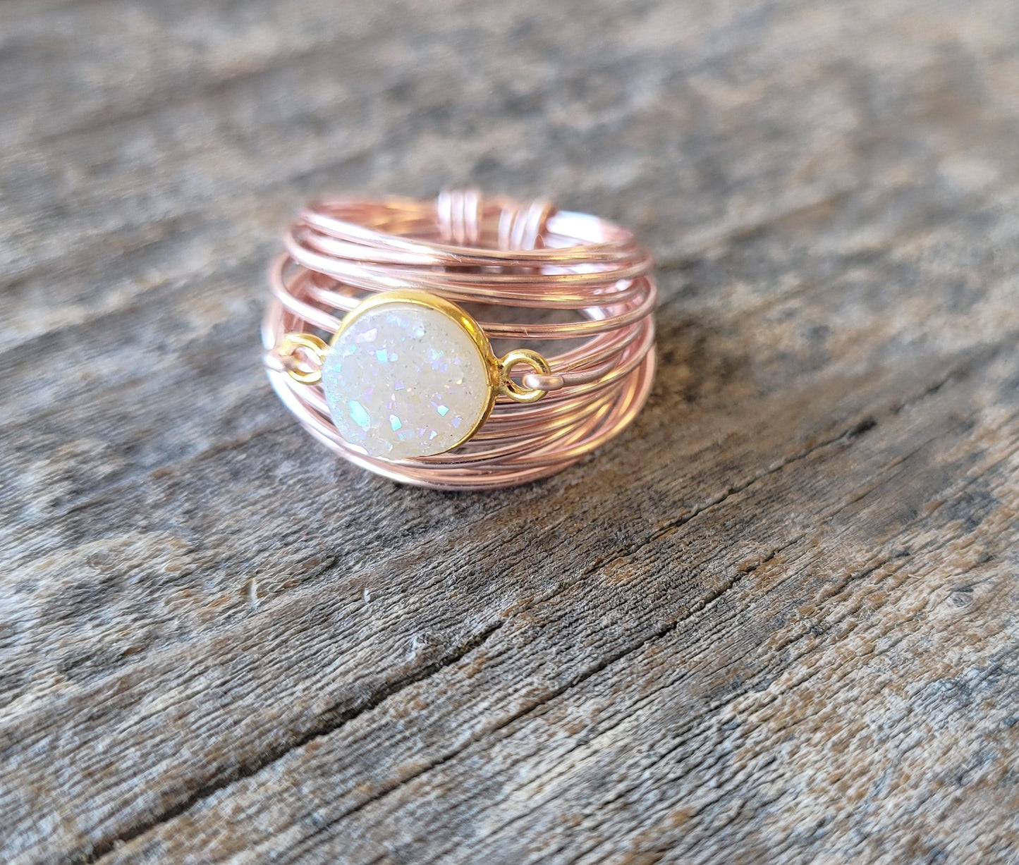 Torrey Ring in Roségold mit weißem Druzy
