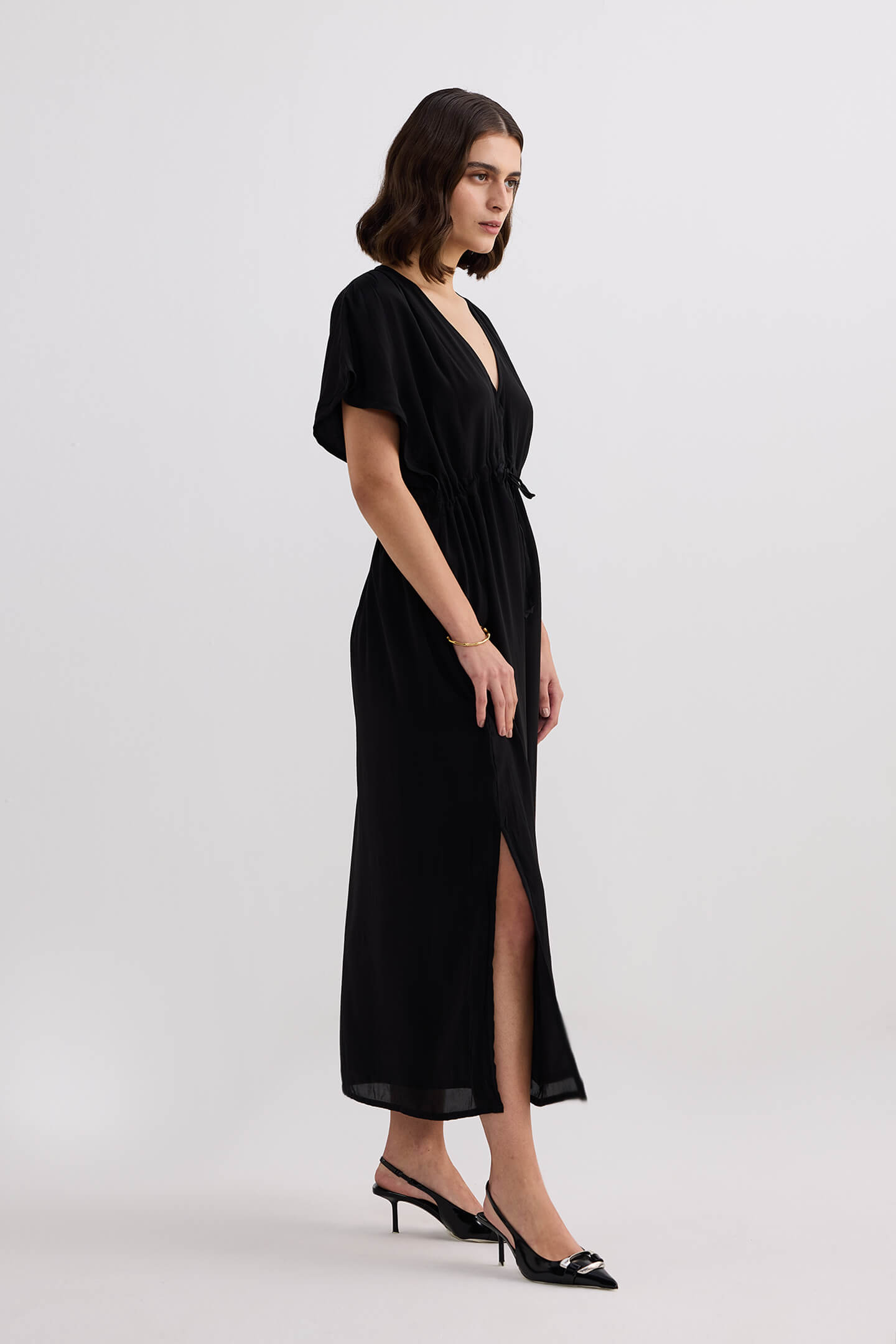 Übergroßes gerafftes V-Ausschnitt Maxikleid in Schwarz