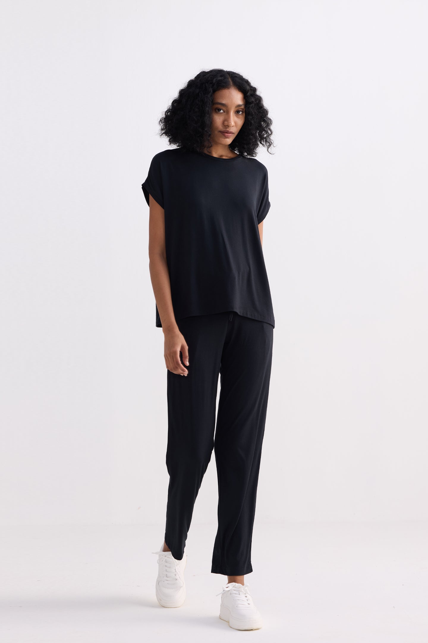 Entspanntes T-Shirt-Set in Schwarz