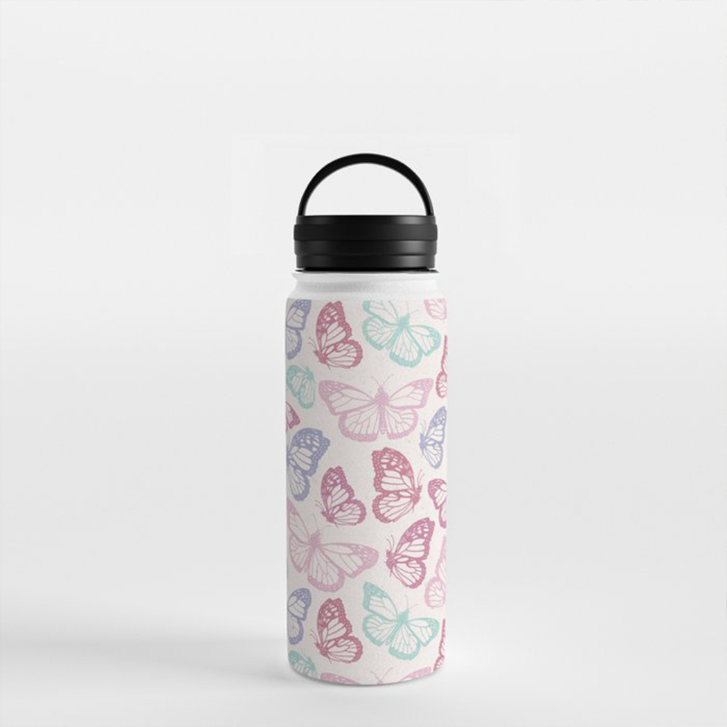 Wasserflasche mit pinkem Schmetterlingsgriff und Deckel