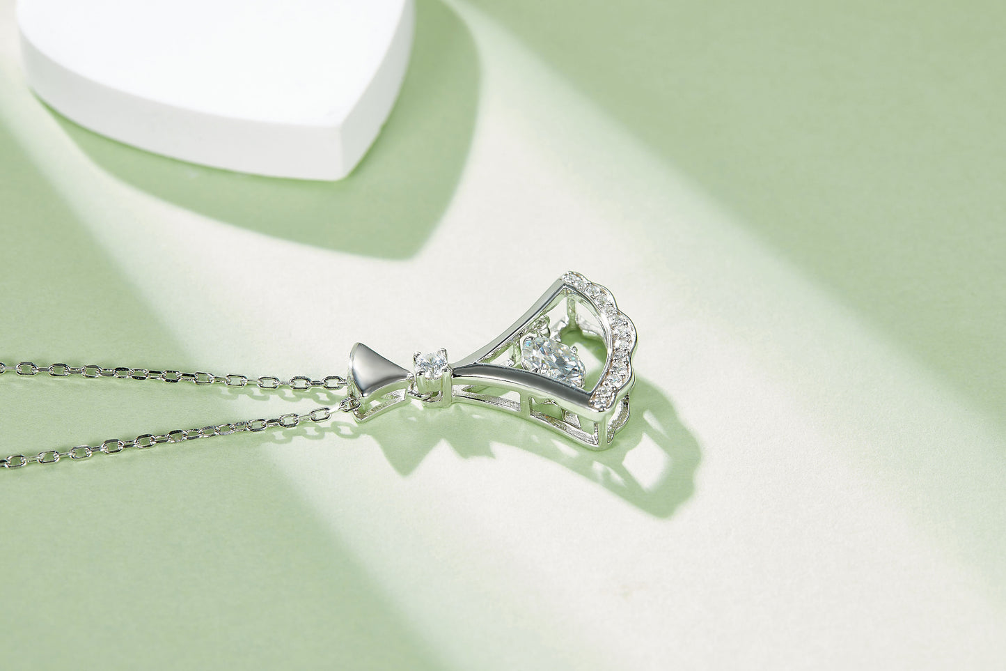 Set With Top-quality Moissanite, This Luxurious And Fashionable Light Luxury Trend Jewelry Necklace Pendant Is Made Of S925 Silver Electroplated With Platinum