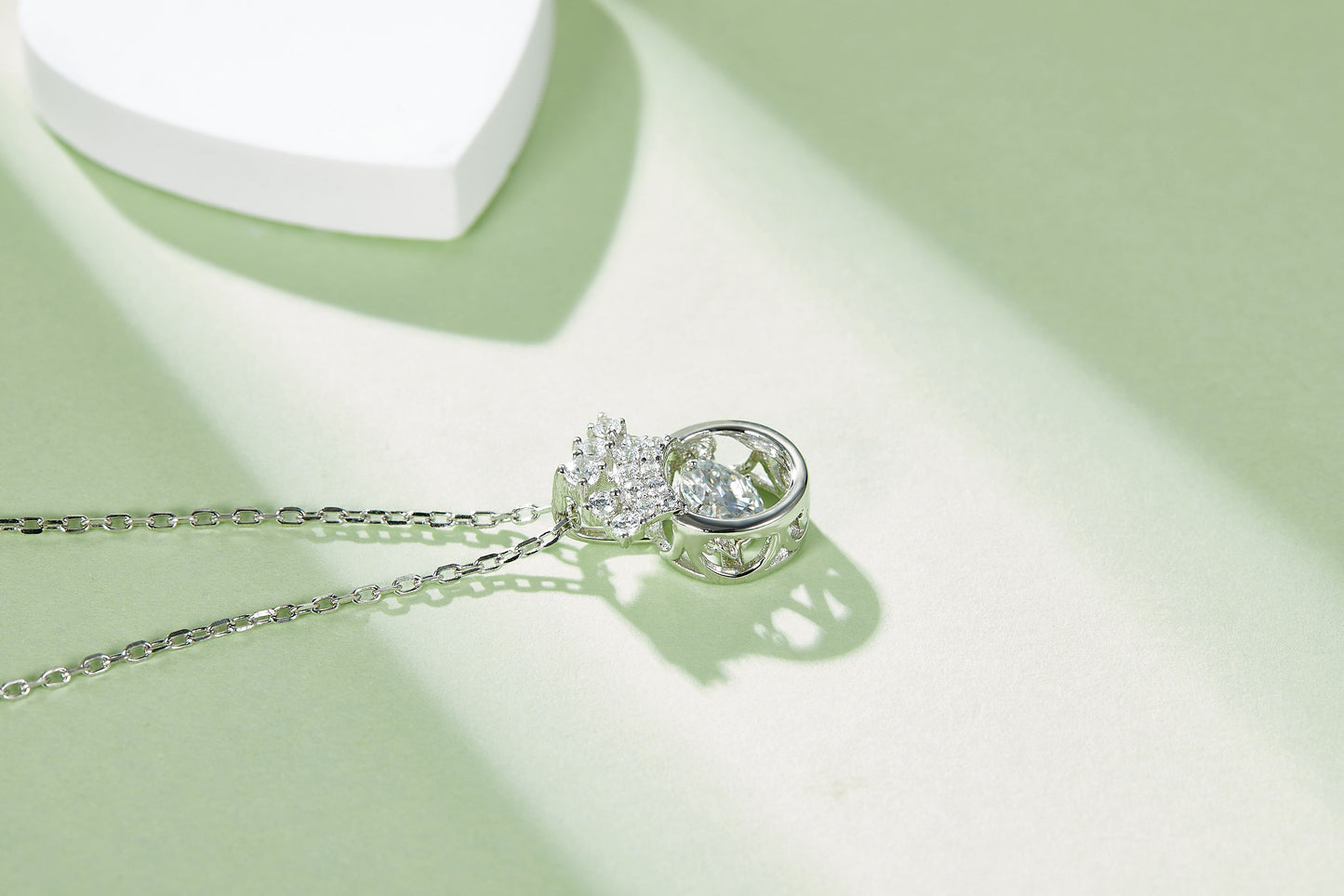 Set With Top-quality Moissanite, This Luxurious And Fashionable Light Luxury Trend Jewelry Necklace Pendant Is Made Of S925 Silver Electroplated With Platinum