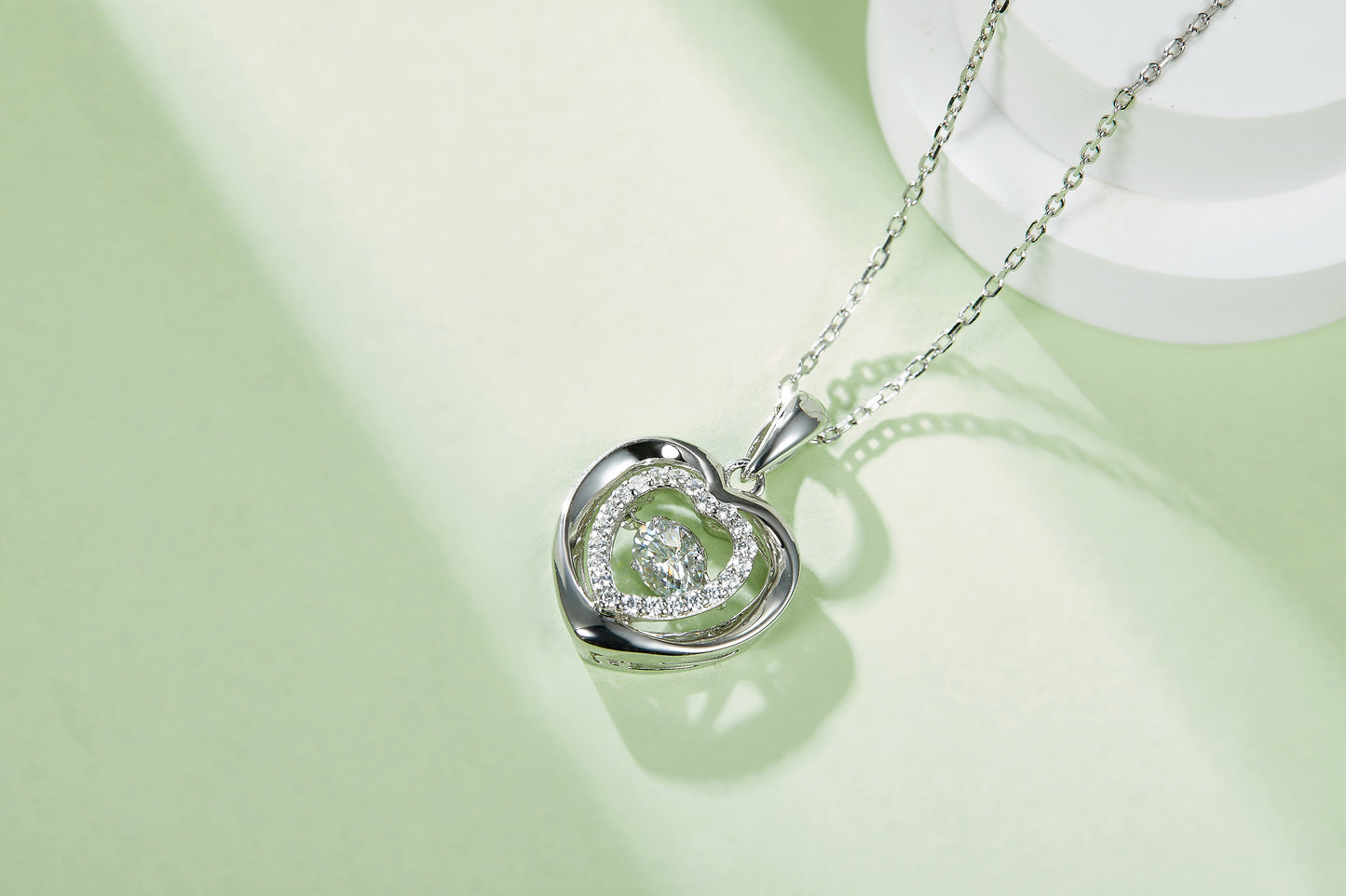 Set With Top-quality Moissanite, This Luxurious And Fashionable Light Luxury Trend Jewelry Necklace Pendant Is Made Of S925 Silver Electroplated With Platinum