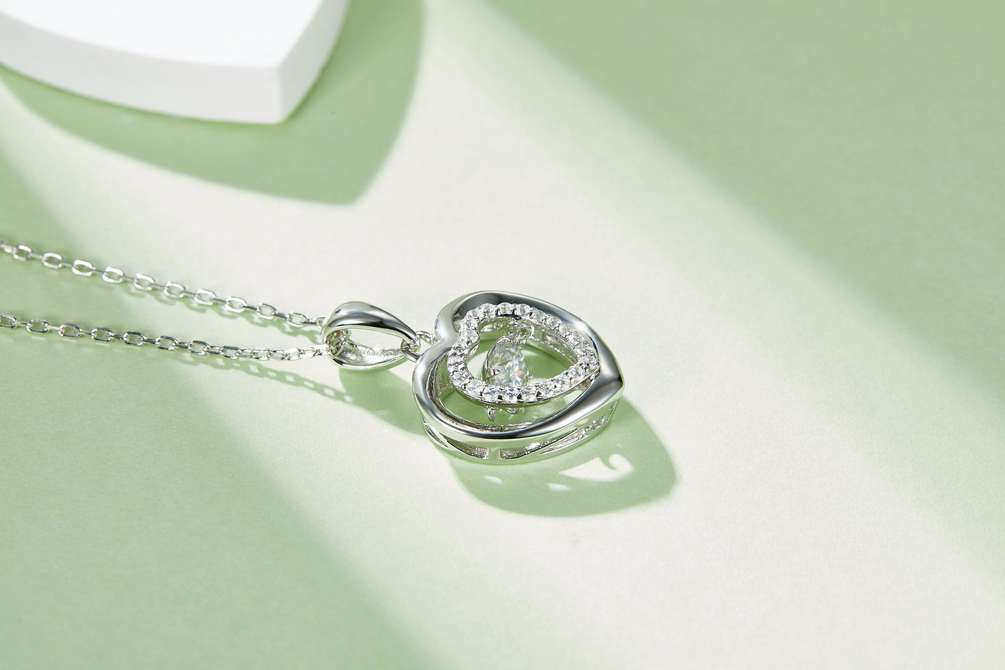 Set With Top-quality Moissanite, This Luxurious And Fashionable Light Luxury Trend Jewelry Necklace Pendant Is Made Of S925 Silver Electroplated With Platinum