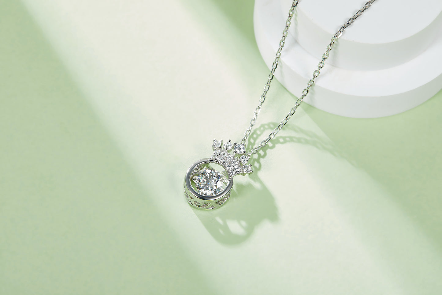 Set With Top-quality Moissanite, This Luxurious And Fashionable Light Luxury Trend Jewelry Necklace Pendant Is Made Of S925 Silver Electroplated With Platinum