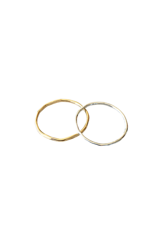 Gehämmerter Knöchel Demi-Fine Ring