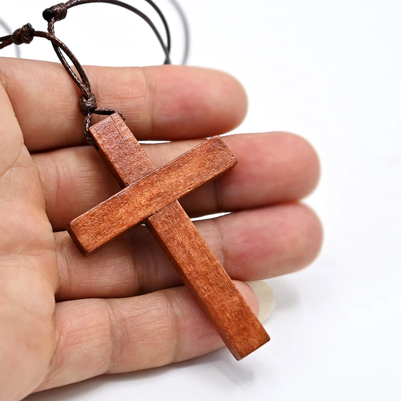 MX001 Katholisches Kreuz Halskette Jesus Christus Anhänger Choker Retro Schmuckstil Naturholz Halskette Großhandel Amulett