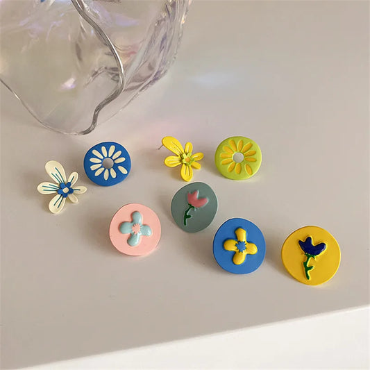 Asymmetrische kleine, reine und frische Blumenohrringe, koreanische Temperament-Mode, elegante süße Mädchen-Schmuck, Weihnachtsgeschenk