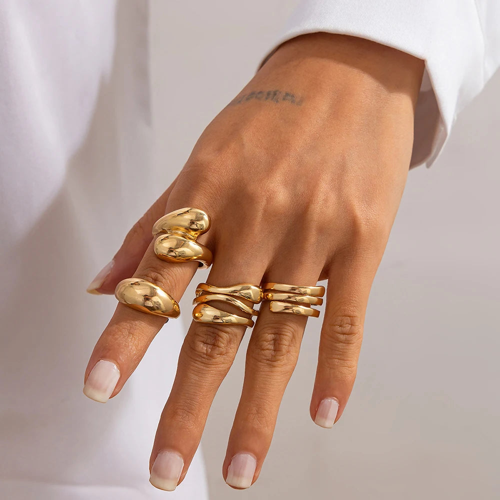 Fashion 4er-Set unregelmäßige Ringe für Frauen Punk-Persönlichkeit Gold-Silber Farbe Offene Ringe Party Täglich Weiblicher Schmuck
