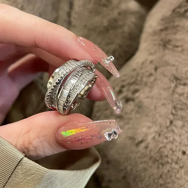 2024 Silberfarbener Strass-Ring Mehrlagige Wickelringe für Damen Hochzeit Vollzirkon-Fingerringe Mode Schmuck Geschenke