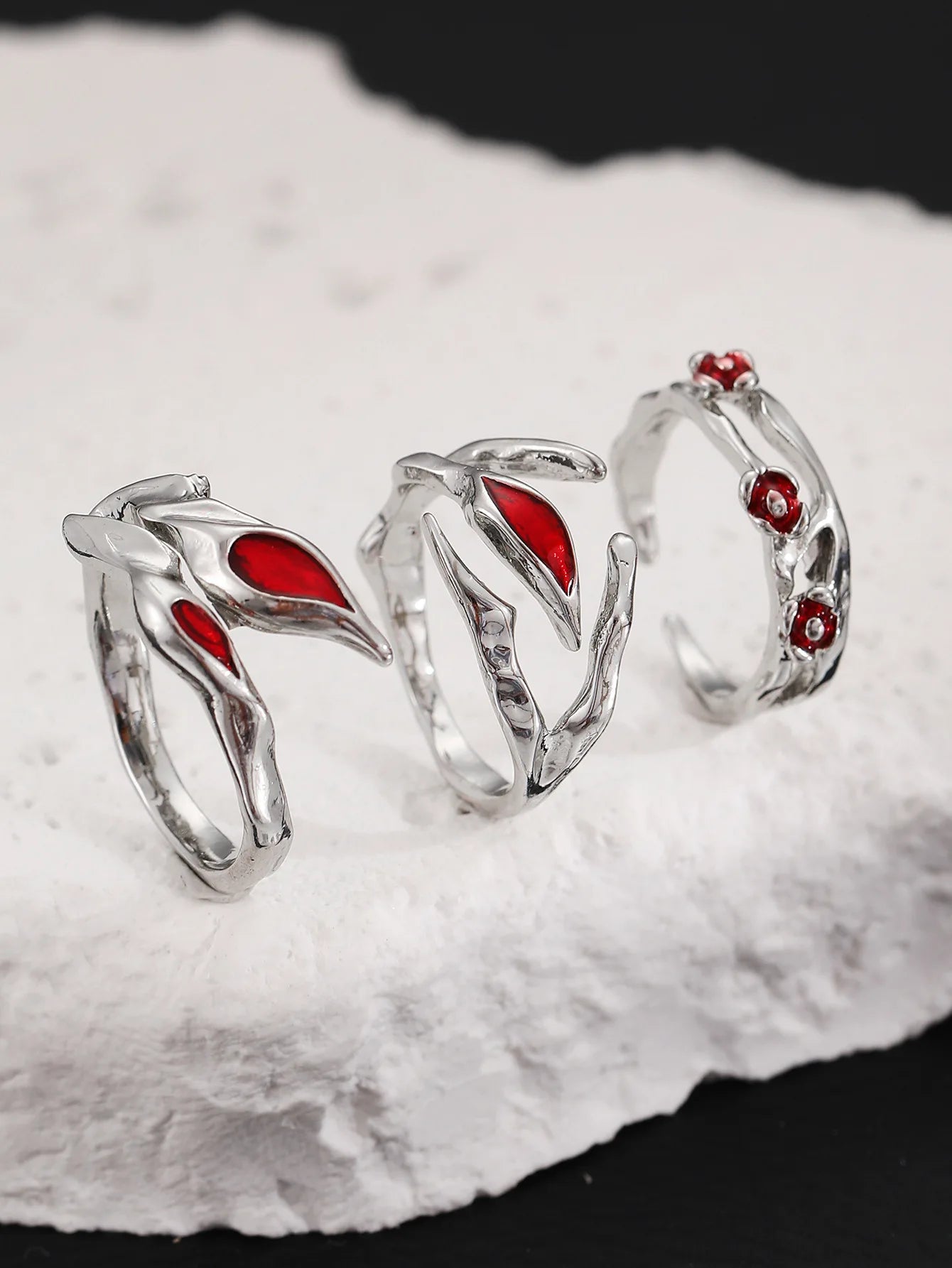 Gotische Ringe unregelmäßig Dunkelheit Roter Stil offener Ring für Damen Zeigefinger Ring Schmuck Geschenk