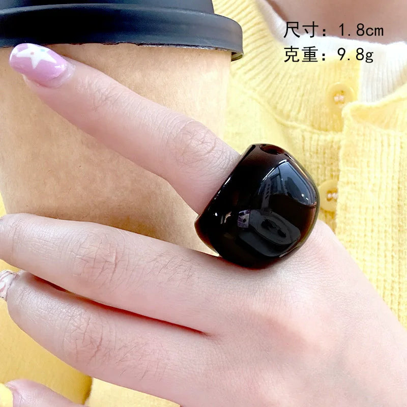 HANGZHI Unregelmäßige breite, klobige Ringe für Damen Vintage Acrylharz Herbst Winter Geometrischer Stapelschmuck Finger Accessoire