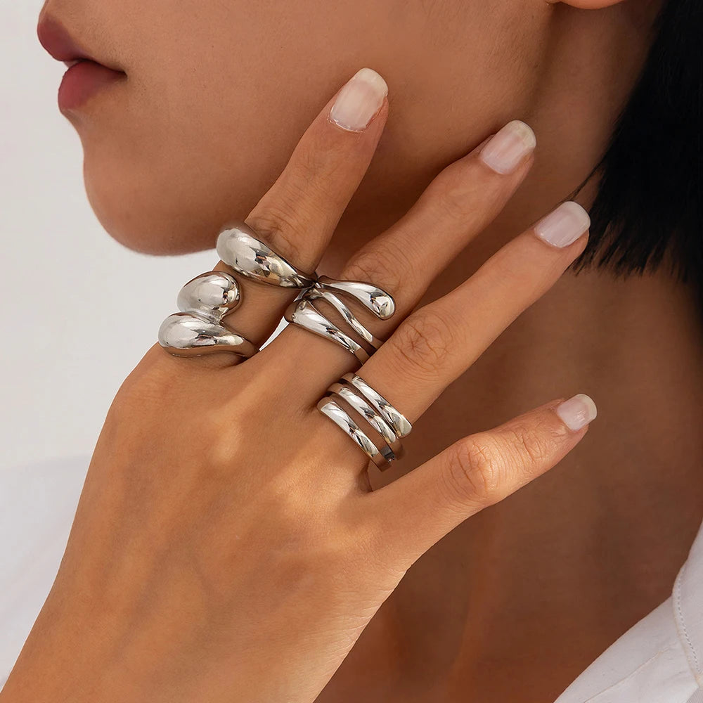Fashion 4er-Set unregelmäßige Ringe für Frauen Punk-Persönlichkeit Gold-Silber Farbe Offene Ringe Party Täglich Weiblicher Schmuck