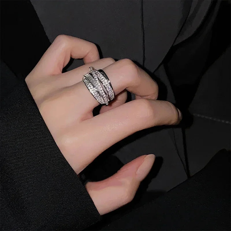 2024 Silberfarbener Strass-Ring Mehrlagige Wickelringe für Damen Hochzeit Vollzirkon-Fingerringe Mode Schmuck Geschenke