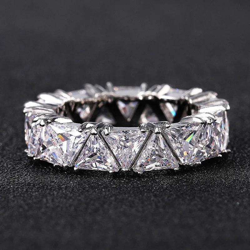 Luxuriöser 925er Sterling Silber Ring, Dreieckiger Zirkonring mit AAA Zirkonkristall, Verlobungsschmuck Geschenk für Frauen