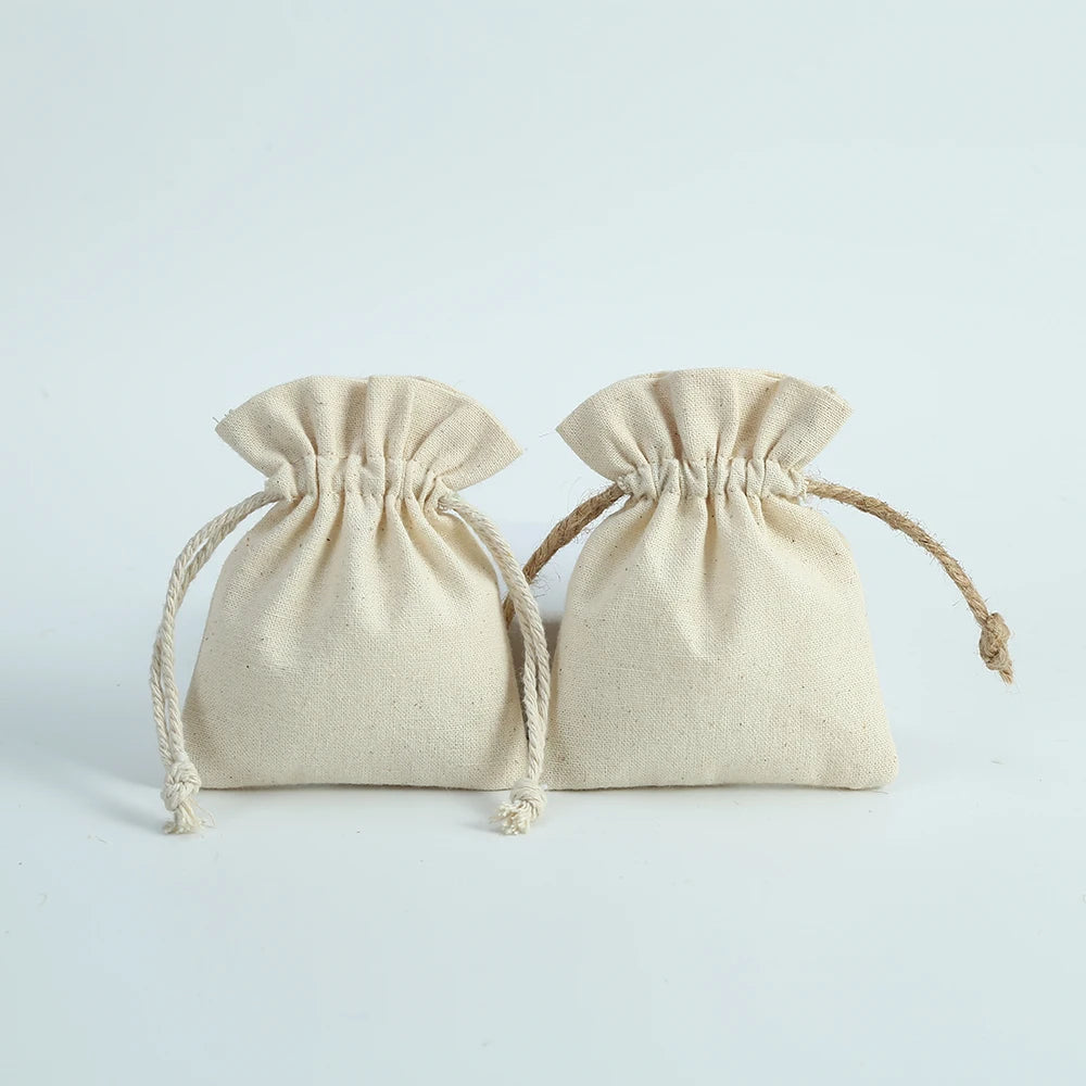 50 Stück Baumwoll-Jute-Schmuckbeutel, kleine Leinenbeutel für Halskette, Ohrringe, Ringbeutel, Gastgeschenke, Party, Süßigkeiten, Geschenktasche