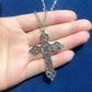 Retro Barock für Kreuz Blumenhalskette Mode Böhmen Christus für Kreuz Halskette Gotische Anhänger Halskette mit Metallkette