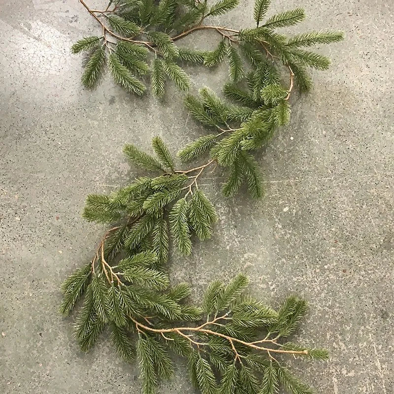 Künstliche grüne Pflanzen 2023 Neujahr Weihnachtsgirlande Kränze Home Party Dekoration Kiefer Baum Rattan Hängeornament Für Kinder