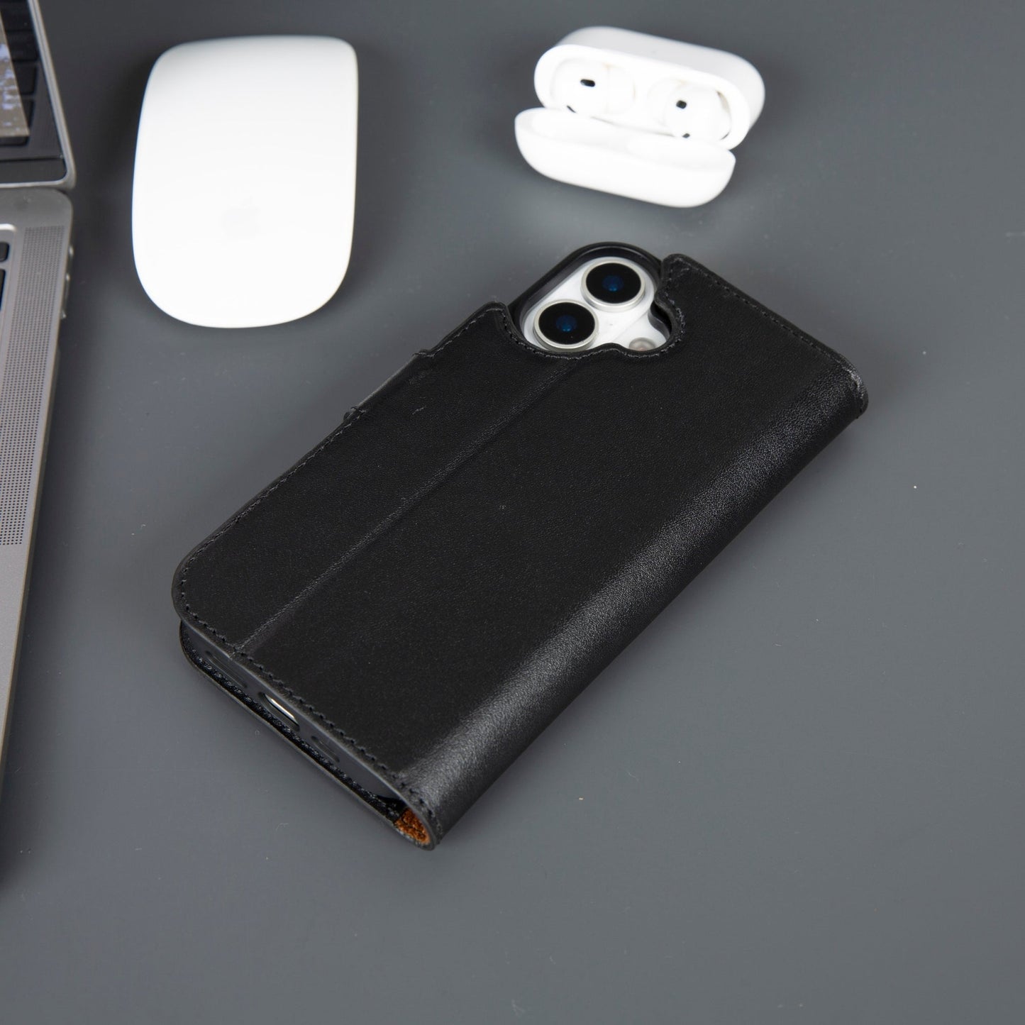 Casper iPhone 17 Leather Wallet Case – MagSafe Compatible
