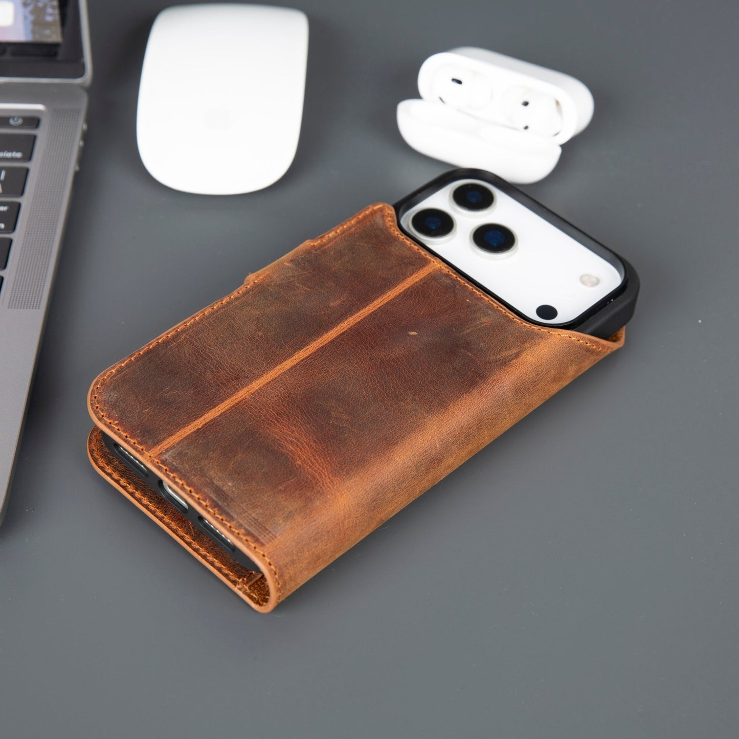 Casper iPhone 17 Pro Leather Wallet Case – MagSafe Compatible