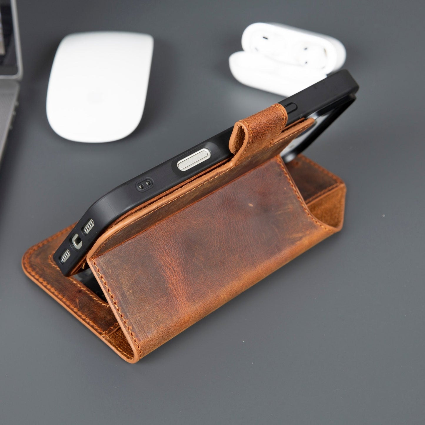 Casper iPhone 17 Pro Max Leather Wallet Case – MagSafe Compatible