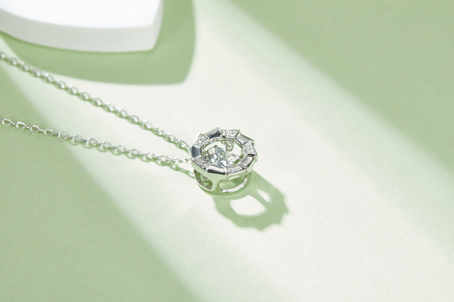 Set With Top-quality Moissanite, This Luxurious And Fashionable Light Luxury Trend Jewelry Necklace Pendant Is Made Of S925 Silver Electroplated With Platinum