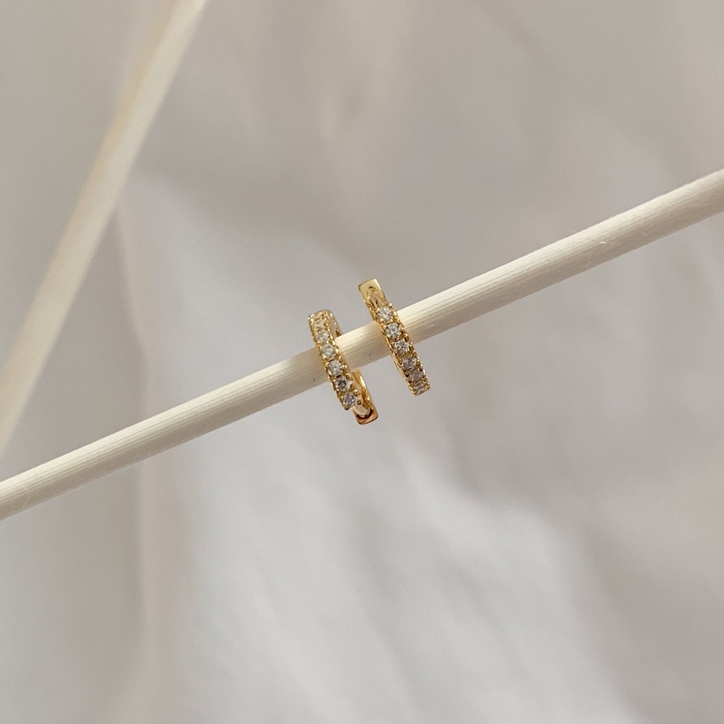 Tara Huggies Gold - White Zirconia