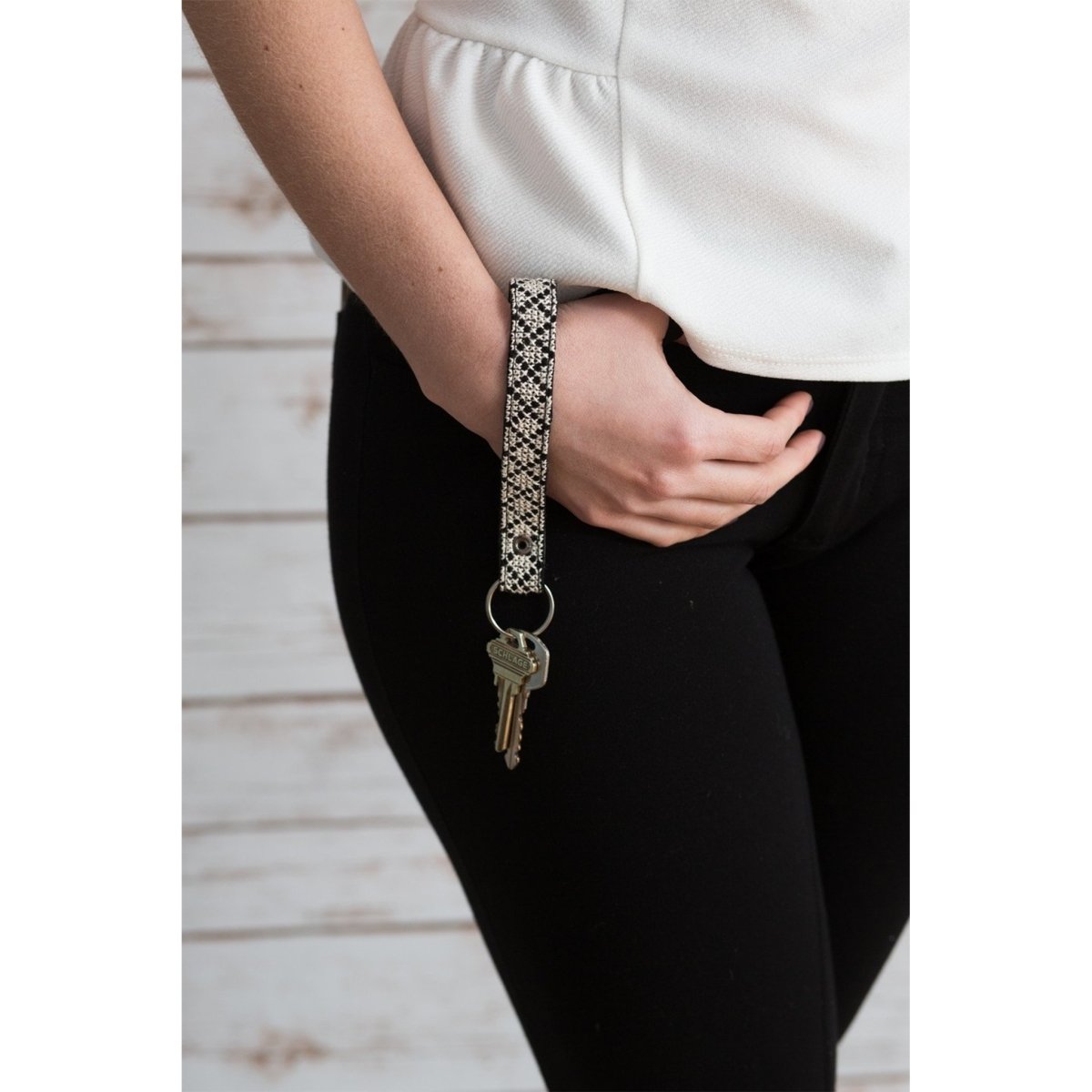 Lina Key Fob - Ecru
